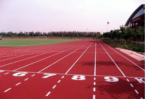 塑膠跑道主要分為哪幾類(lèi)功能特點(diǎn)是怎樣的？